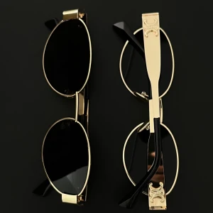 Solglasögon  - Ett par Solglasögon oanvända 