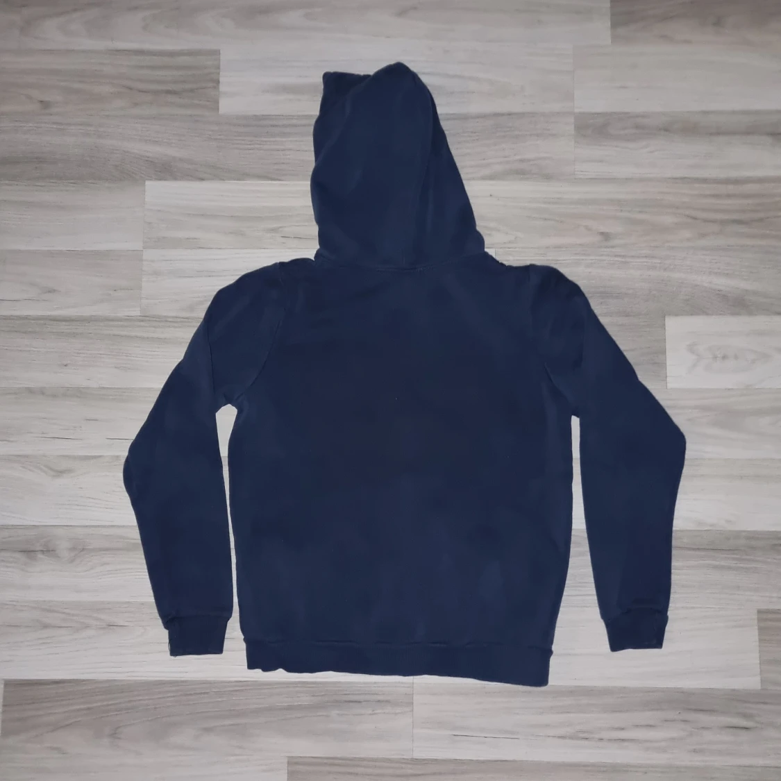 Mörkblå hoodie från Stories - 1