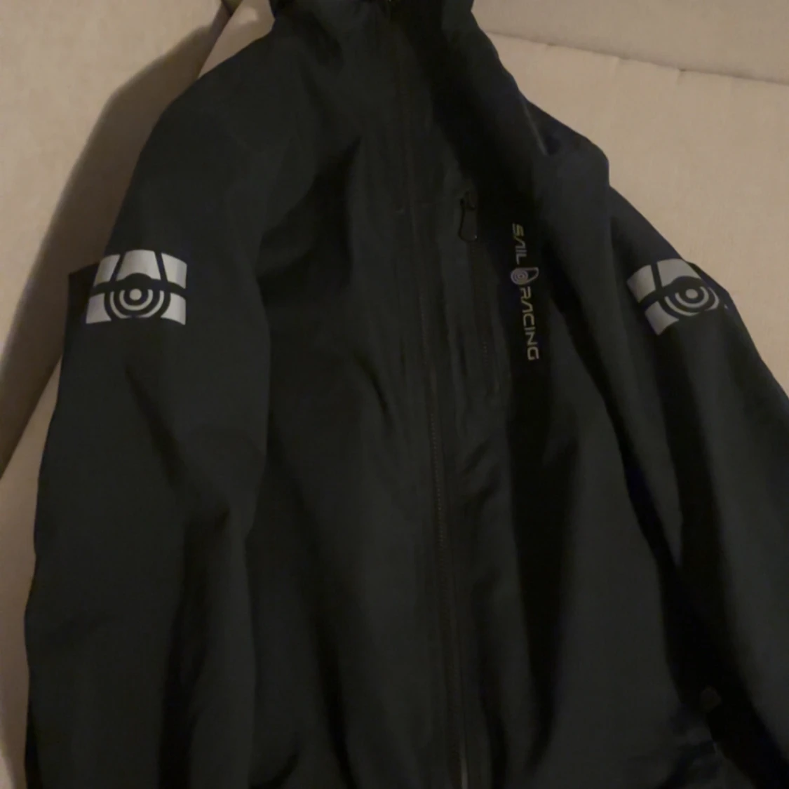 Svart jacka från Sail Racing
