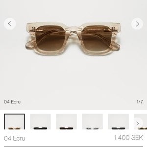 Chimi solglasögon  - Solglasögon från chimi som är använda fåtal gånger. Säljer pga att jag har andra solglasögon som jag använder mer. Väldigt väldigt bra skick. 