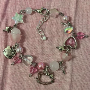 Hello Kitty armband - Söt hand gjord armband! 