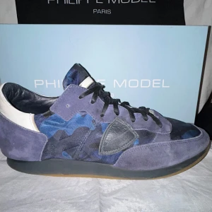 Philippe model trainers - Philippe model| trainers| storlek 43| jättefint skick| inga defekter| pris ej hugget|🍾🍾🍾🍾🍾🍾🍾🍾🍾🍾