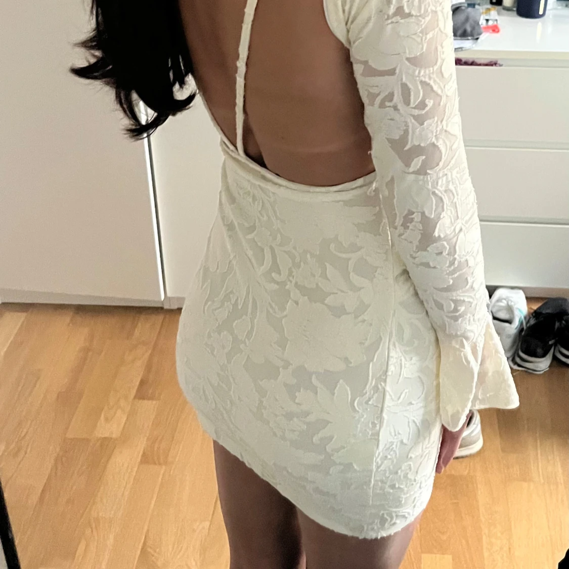 Vit spetsklänning från Boohoo - 2