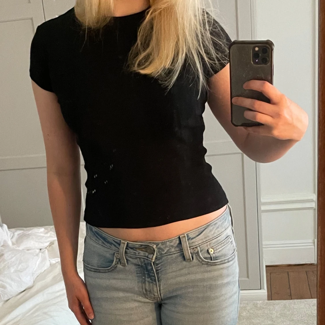 Svart ribbad topp från Weekday