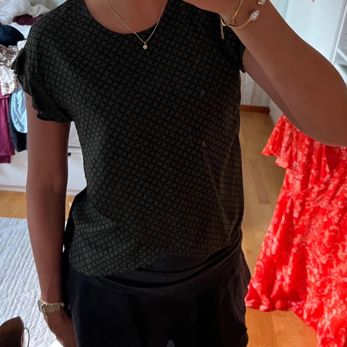 Svart mönstrad blus från Custommade - 1