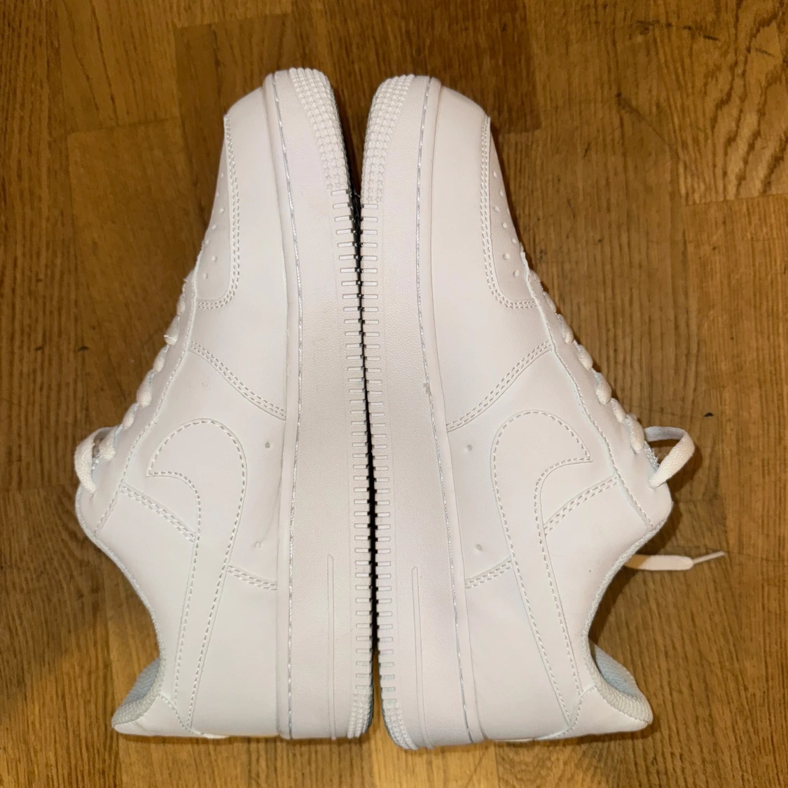 Nike Air Force 1 helvita sneakers - 1