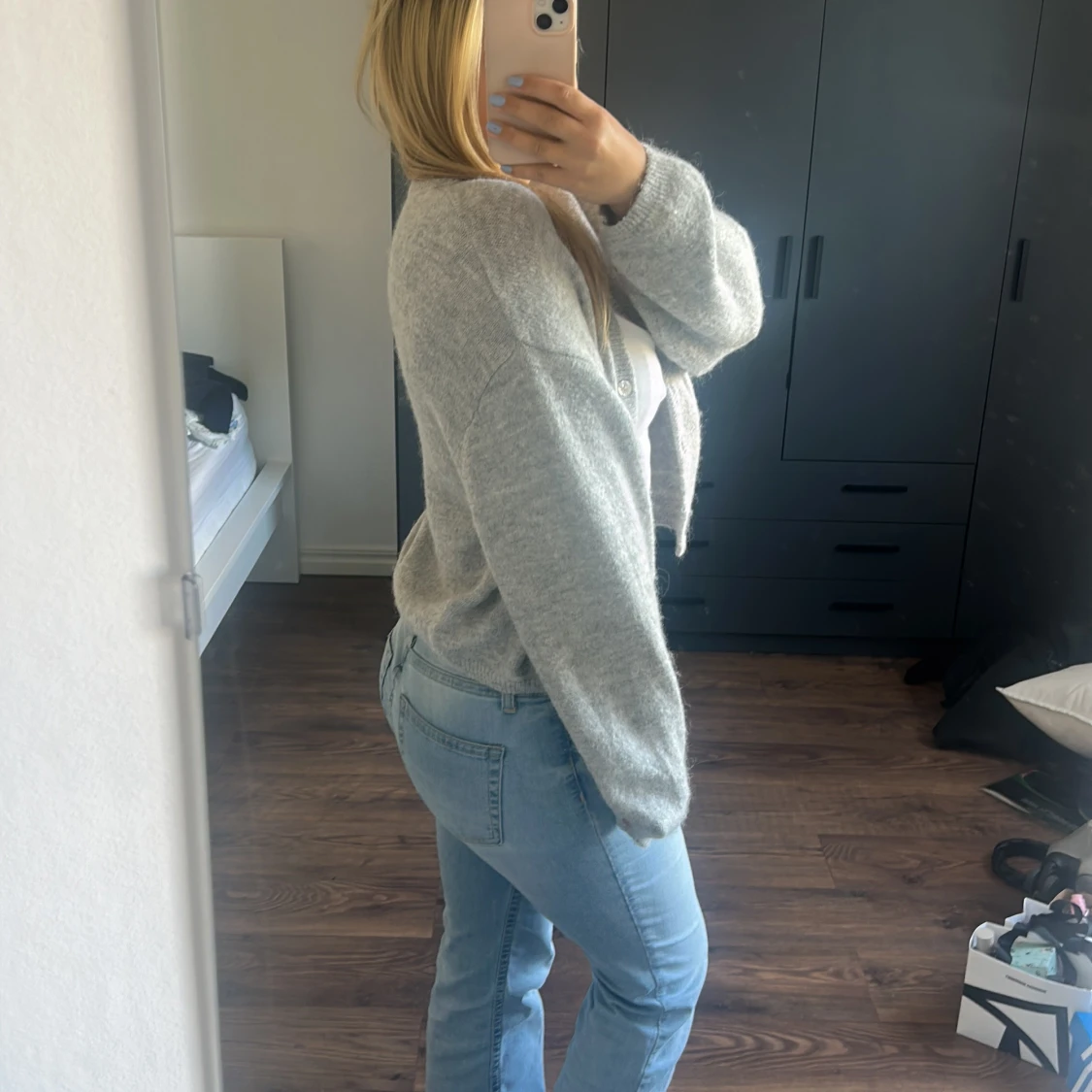 Grå stickad kofta från Gina Tricot - 1