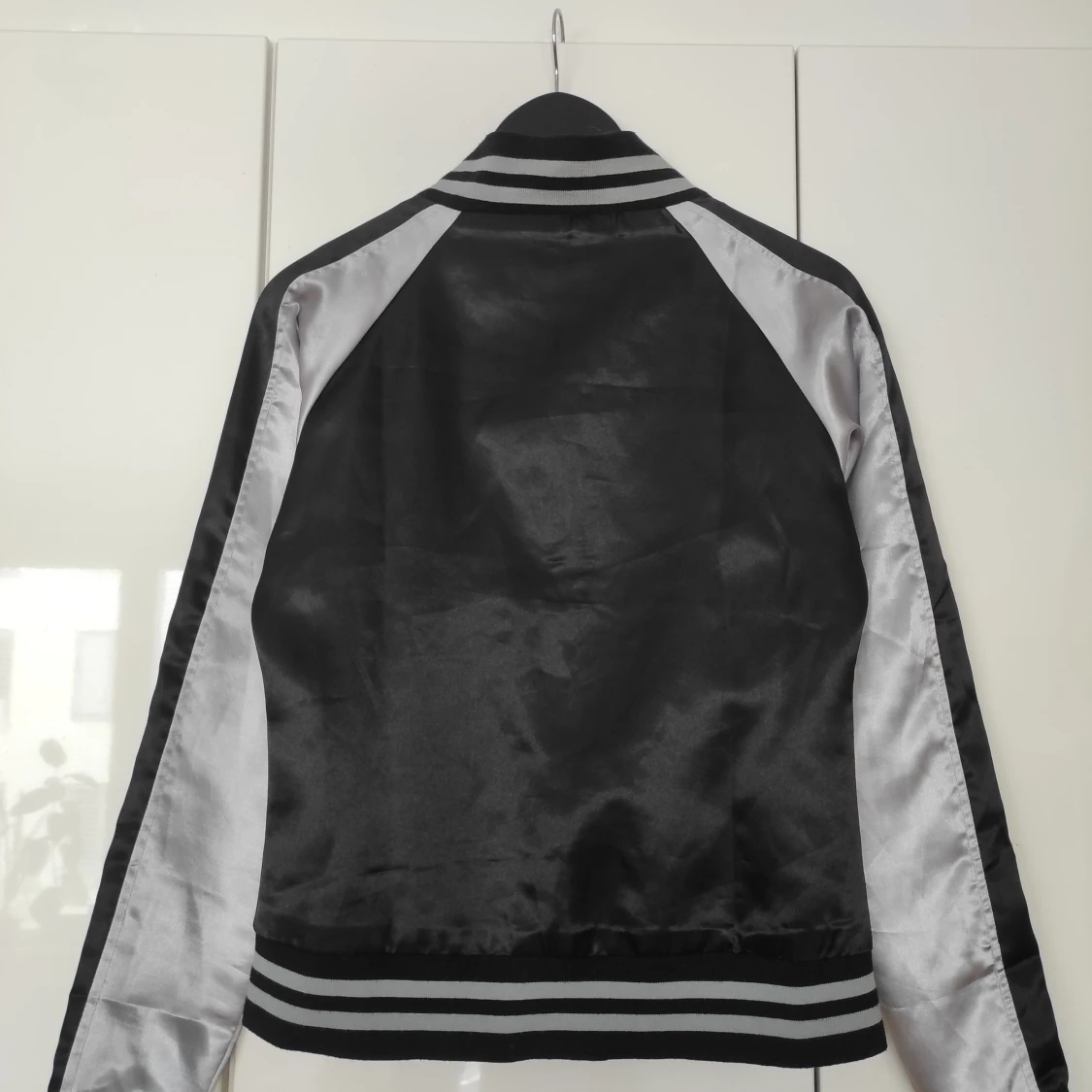 Svart och silver bomberjacka från Ecko Red - 1