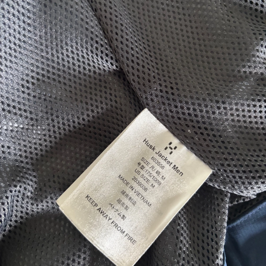 Blå vindjacka från Haglöfs med huva - 3