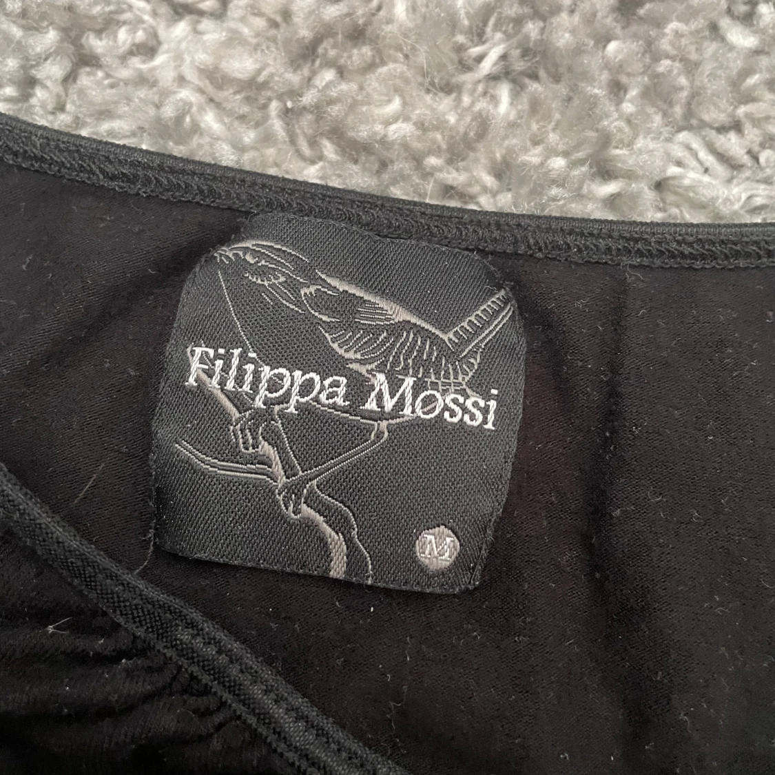 Svart v-ringad topp Filippa Mossi - 1