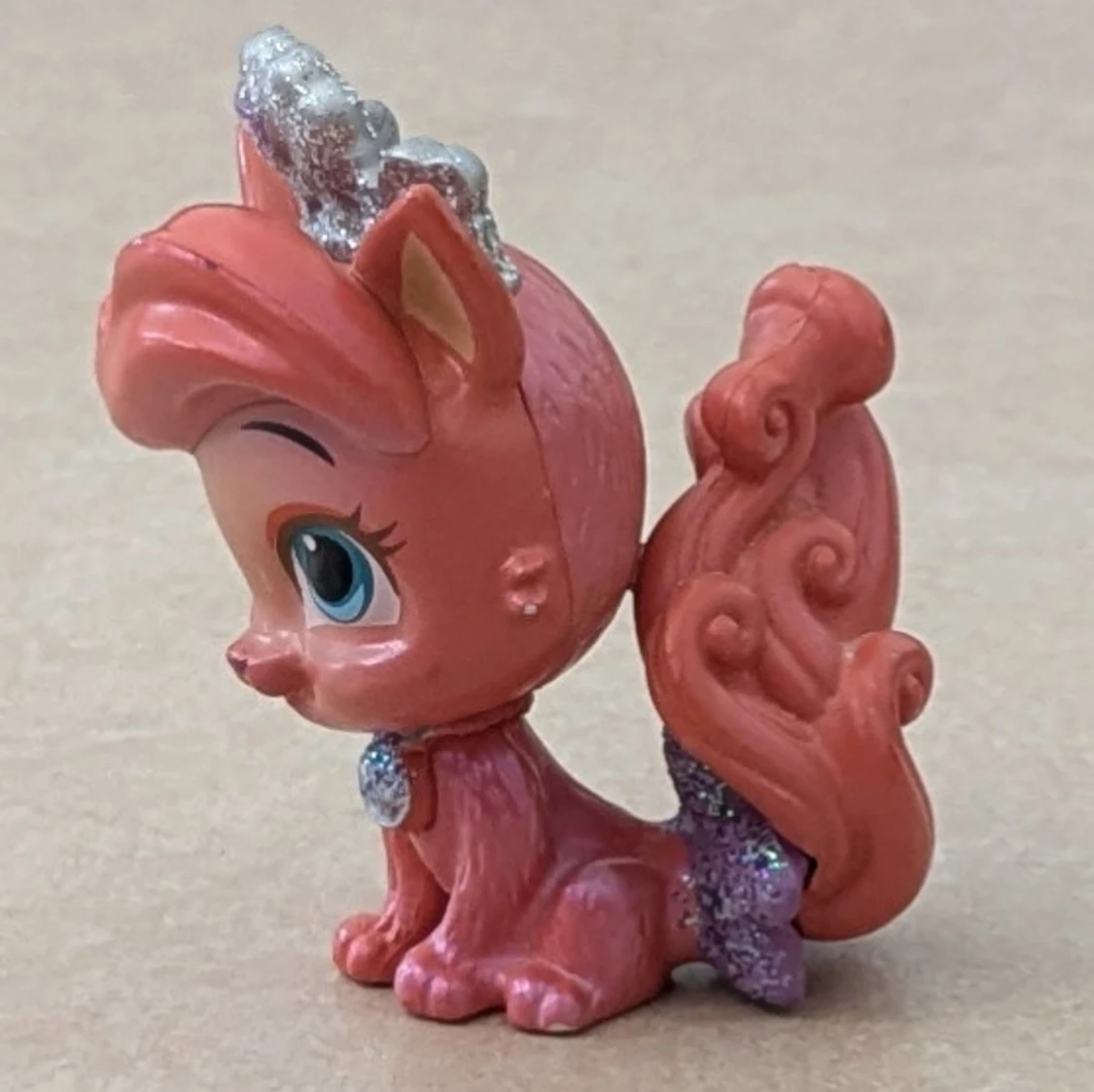 Ariels jätte söta katt, Disney  - 2