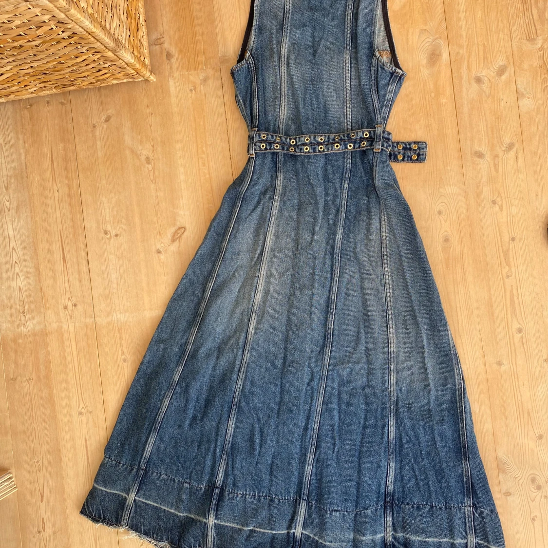 Lång jeansklänning från Ganni - 2