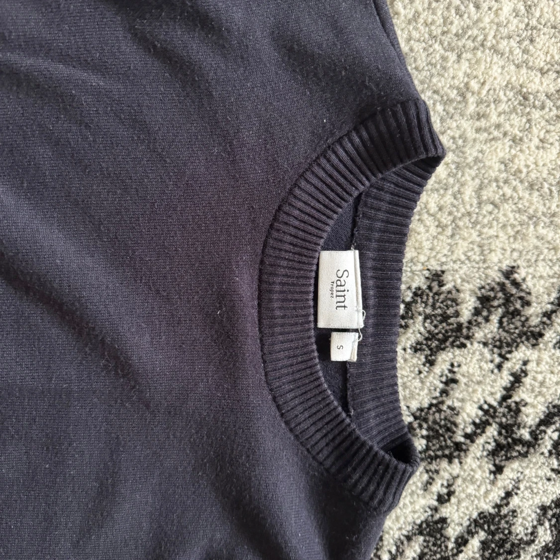 Mörk blå stickad tröja från Saint S - 1