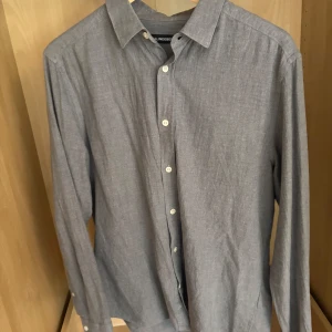 J.Lindeberg - Snygg stilren skjorta från J. Lindeberg som är i bra skick.