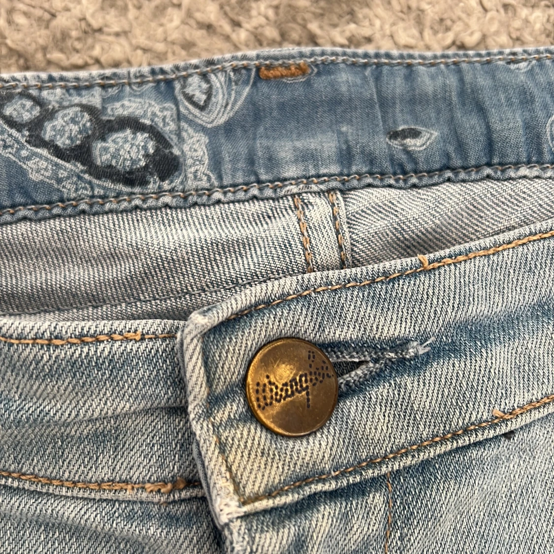 Ljusblå jeansshorts från Wrangler - 2