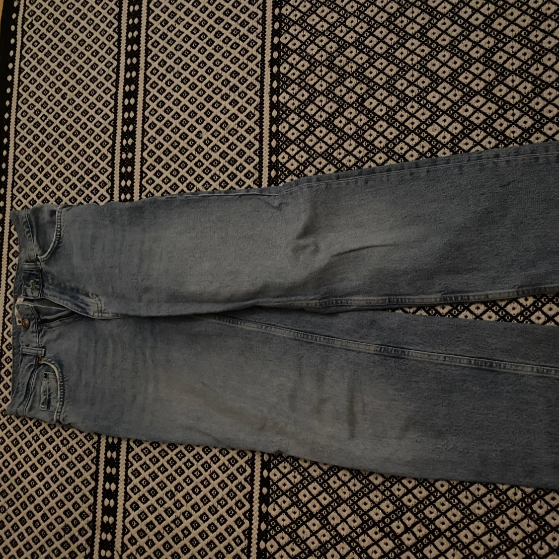 Blå baggy jeans från ginatricot jeans