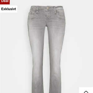 Ltb valerie grå jeans - Säljer dessa grå ltb jeans i storlek 27/30, köpta på plick men har inte använts av mig pga att dem är för stora. Kontakta mig för fler bilder eller frågor💞