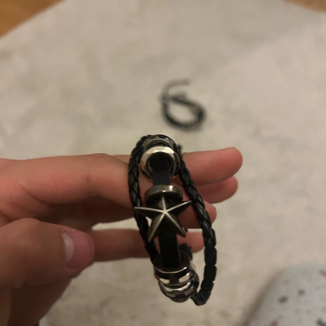 Svarta läderarmband med dödskalle & stjärna - 1