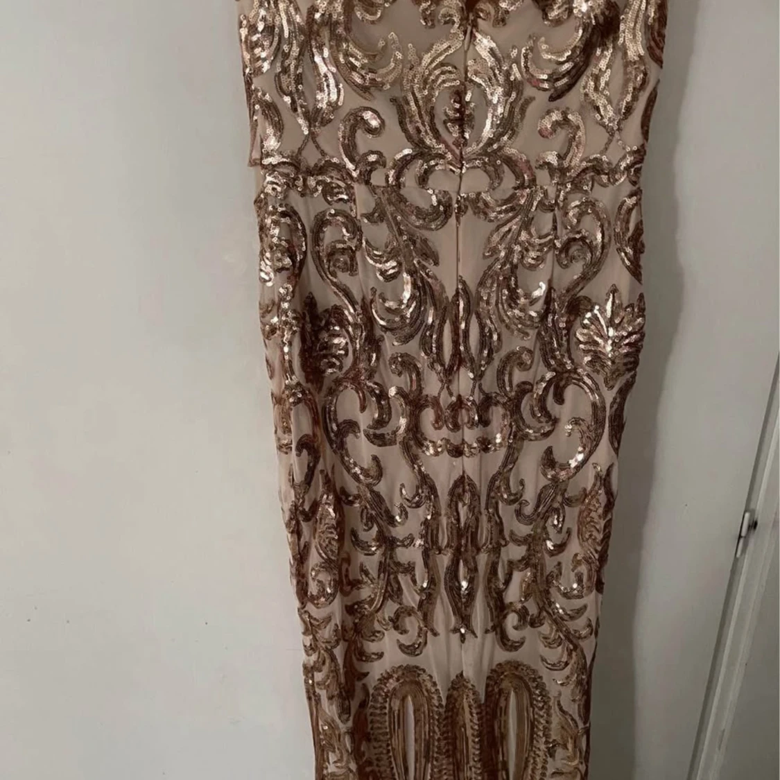 Champagnefärgad långklänning med paljetter - 2