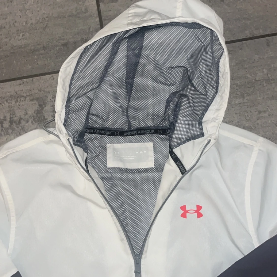 Under Armour vindjacka med huva - 2