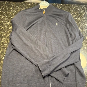 Morris Merino Zip Cardigan - Nästintill oanvänd cardigan från Morris i storlek XL. Nypris 2000kr
