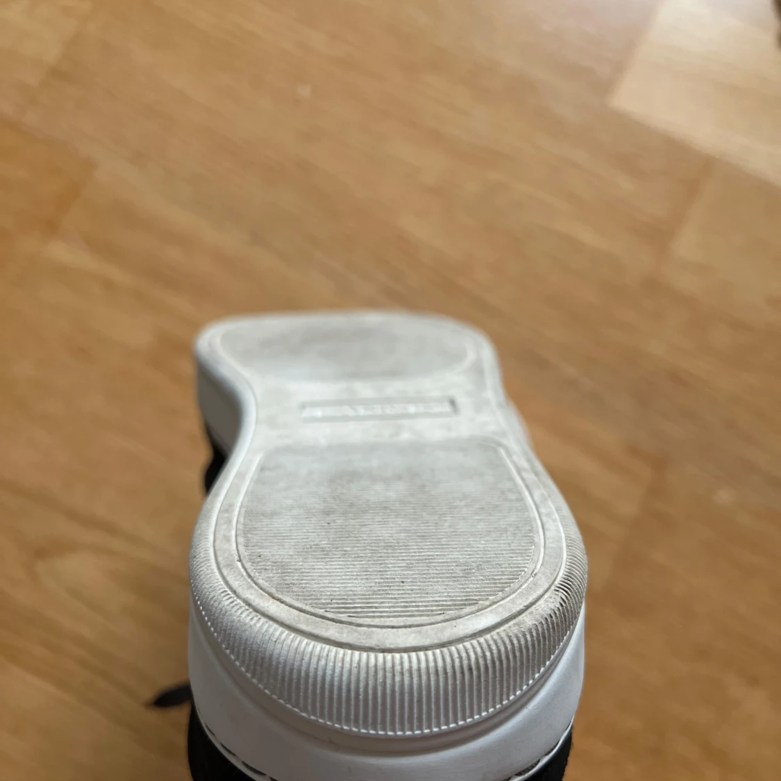 Svarta sneakers från Lanvin i mocka - 4