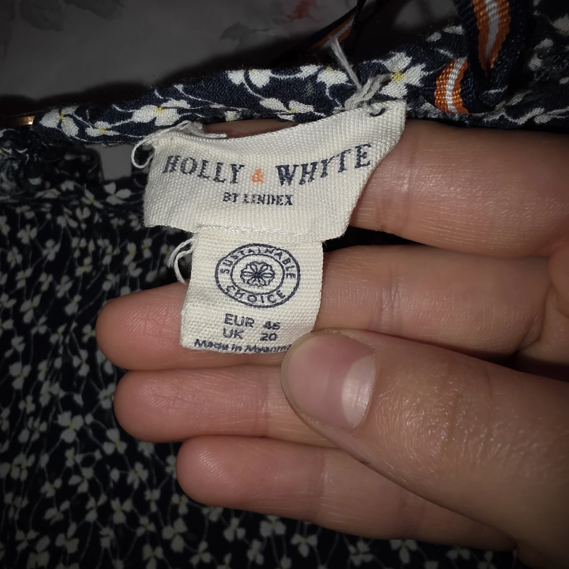 Blommig långklänning Holly & White - 1