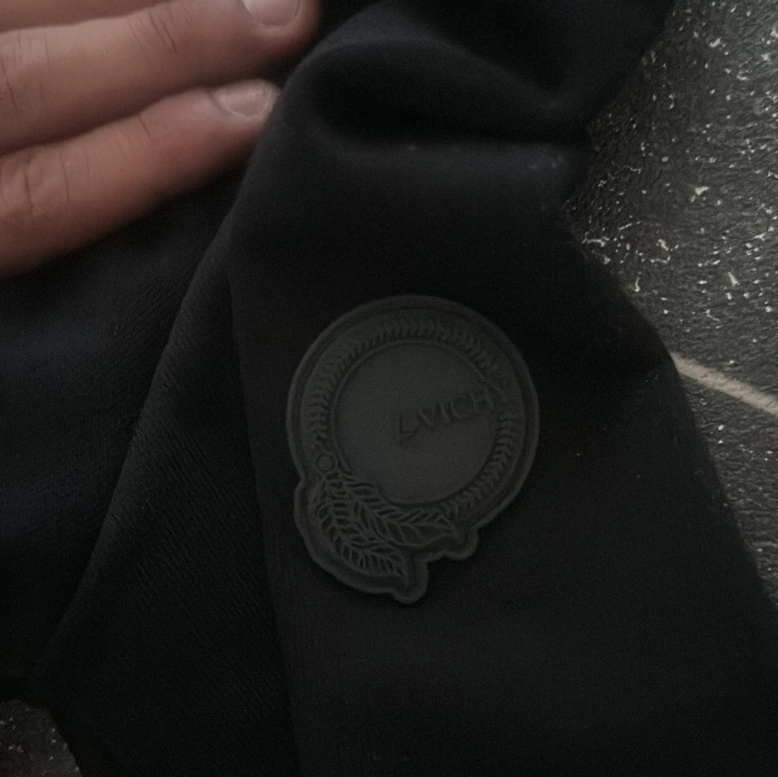 Svart sweatshirt från Le Vichy XS - 1