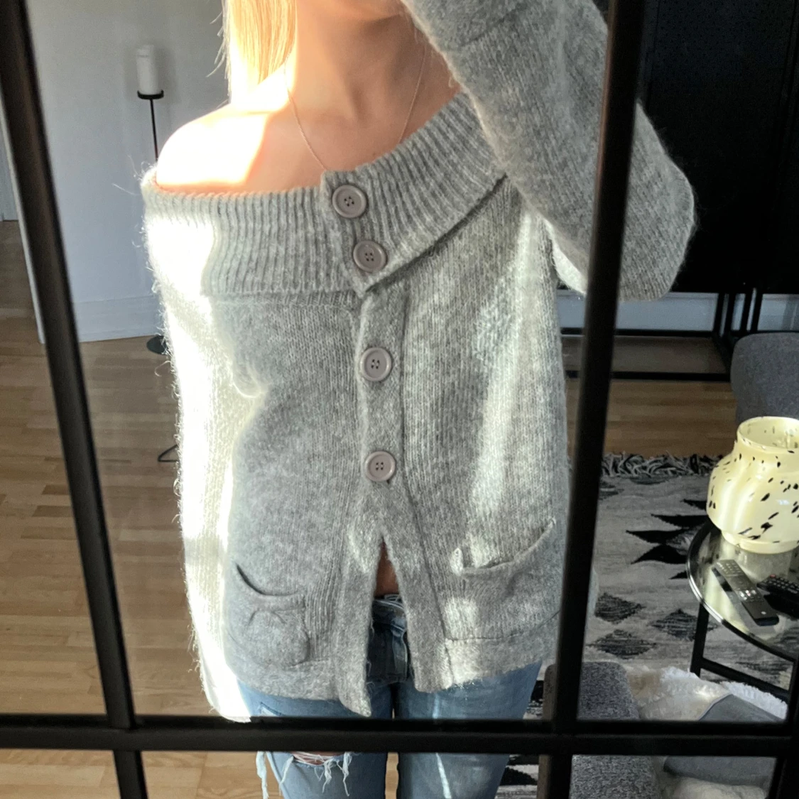 Off shoulder stickad kofta - 2