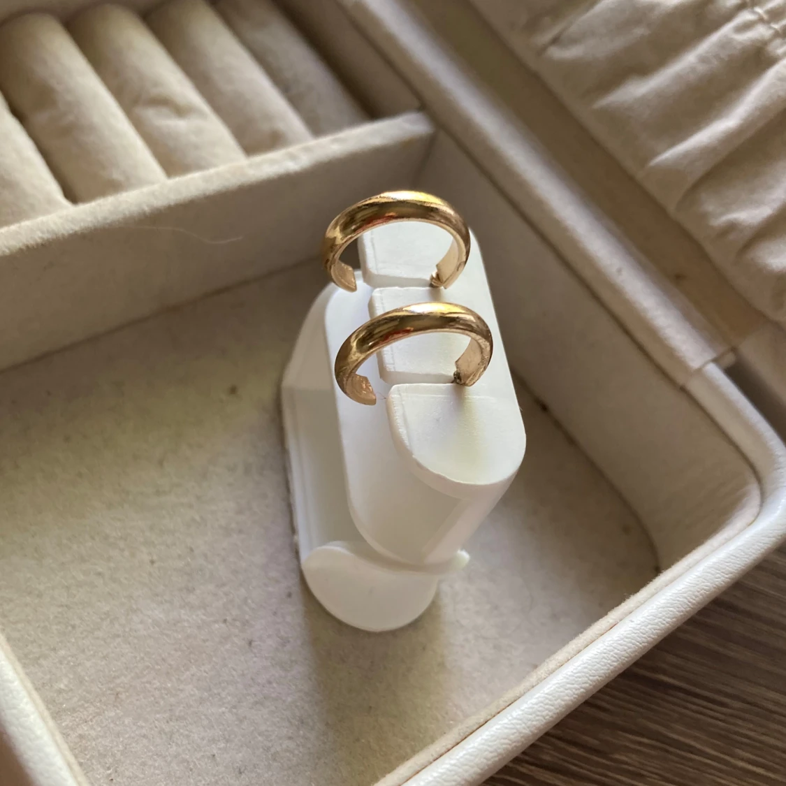 Två par örhängen för 25kr - 2