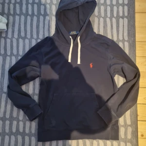Ralph lauren hoodie  - Raffe hoodie.xs/s.byten är intressant.tveka inte på att fråga.