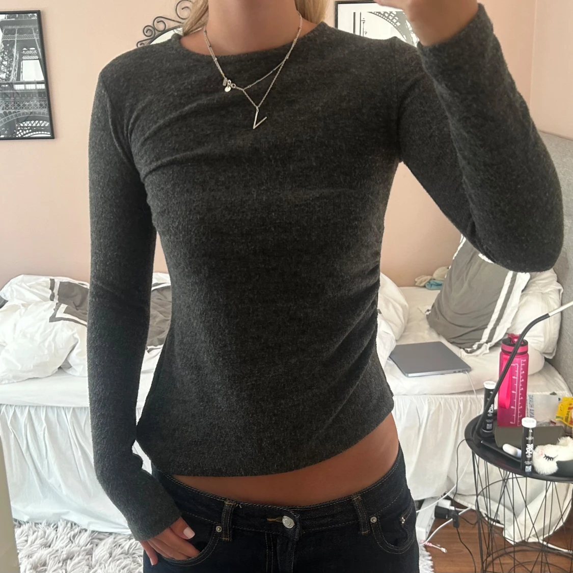 Mörkgrå långärmad stickad tröja