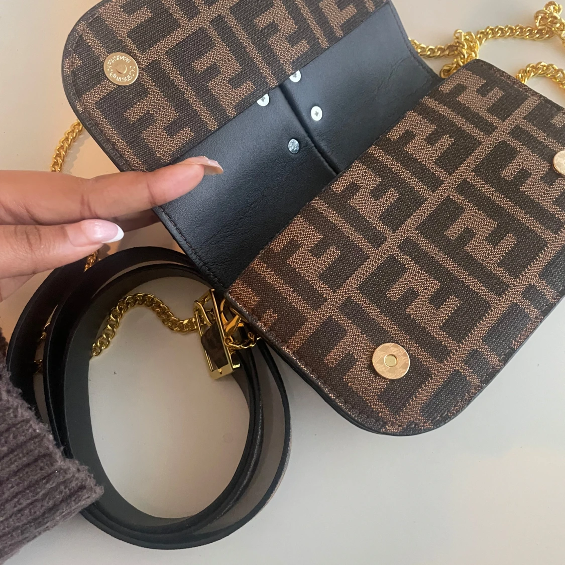 Fendi brun axelväska med kedja - 1