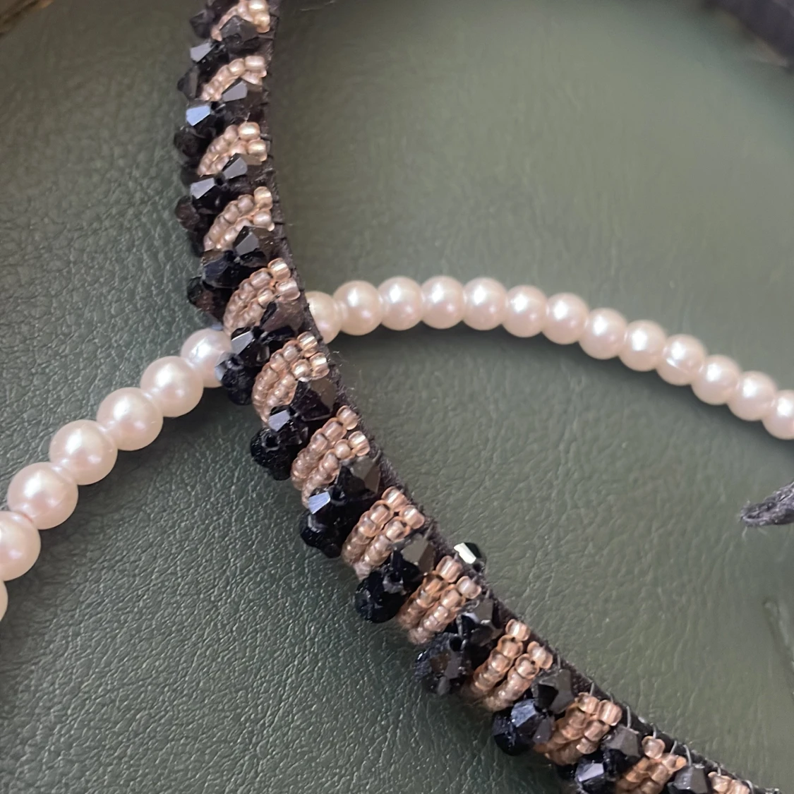 Set med pärl- och glittriga diadem - 3