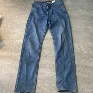 Lee west blå - Lee West blå 29/32 bra pris bra skick
