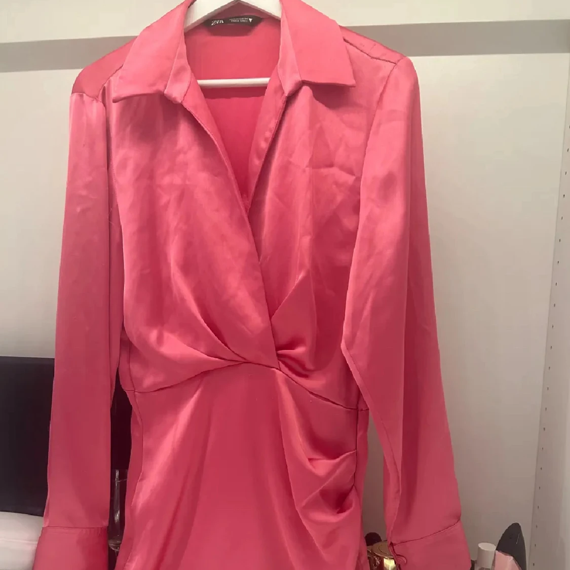 Rosa omlottklänning från Zara - 1