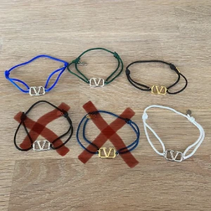 Valentino armband  - Säljer dessa extremt snygga valentino armband som är ritkigt unika i färgerna, priset är för styck, bara höra av sig vid funderingar !