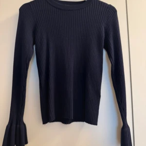 Långärmad tröja - Använd få gånger, fint skick  Skulle du kunna passa stl M också.