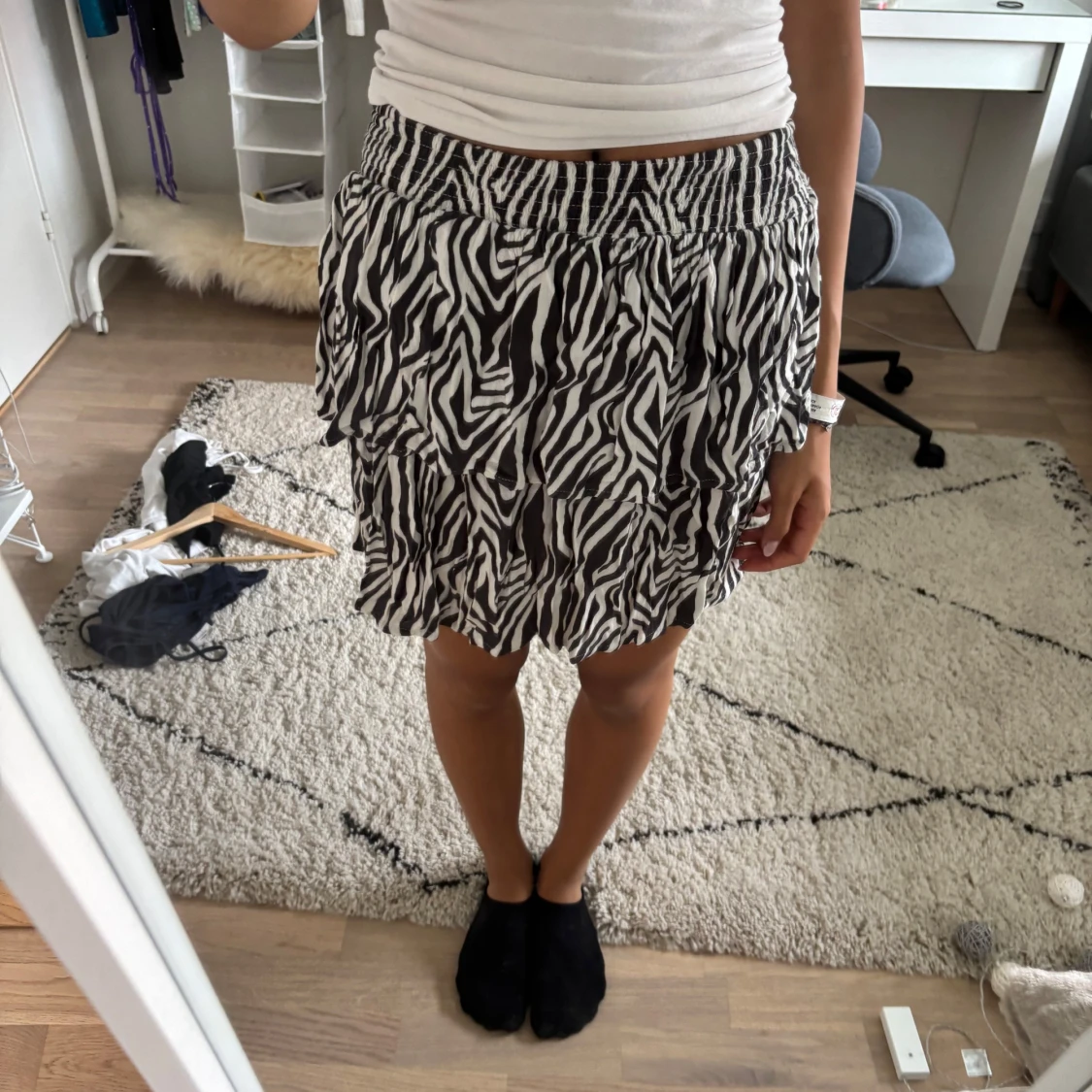 Zebramönstrad volangkjol svart/vit - 1