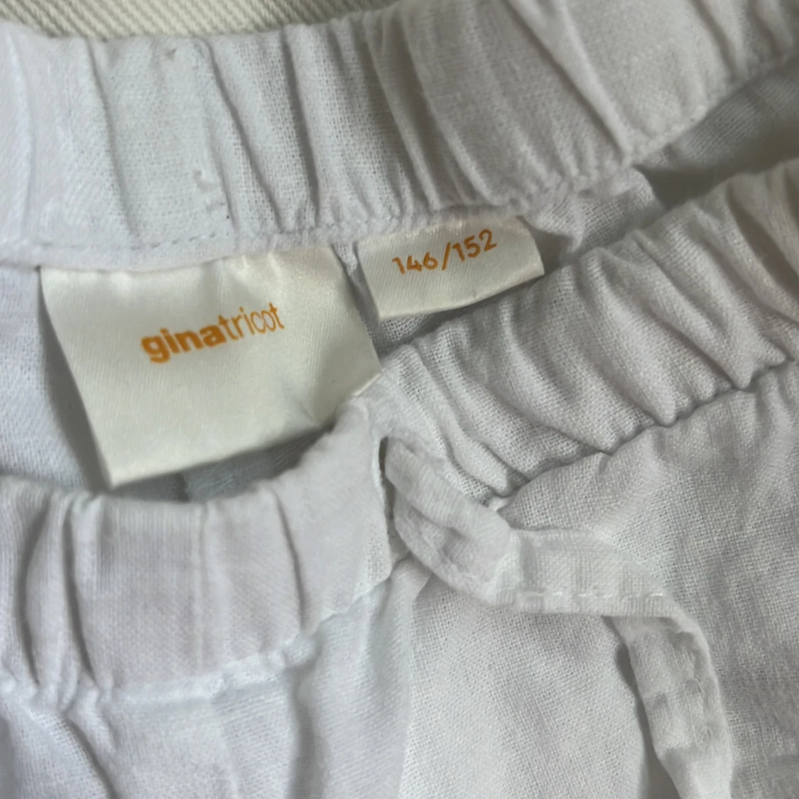 Vita linnebyxor från Gina Tricot - 1