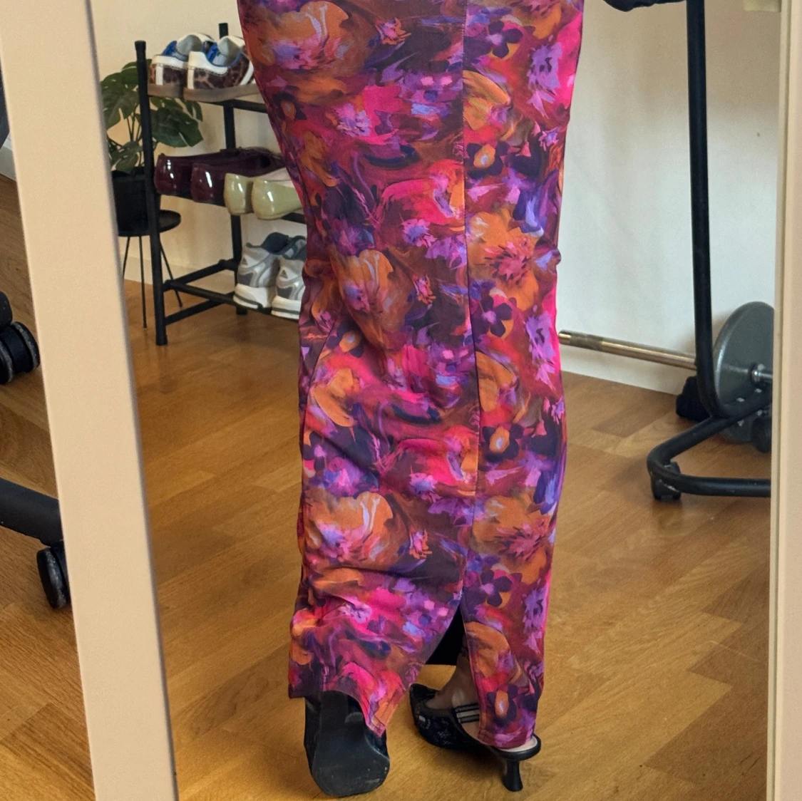 Färgstark långkjol från PrettyLittleThing - 2