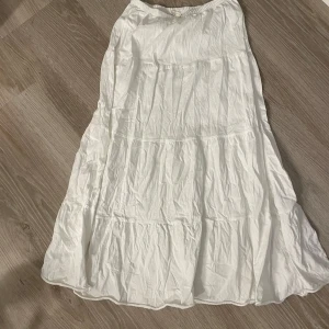 Vit långkjol  - ❣️❣️