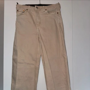 Beige jeans  - Använda några gånger men fint skick 