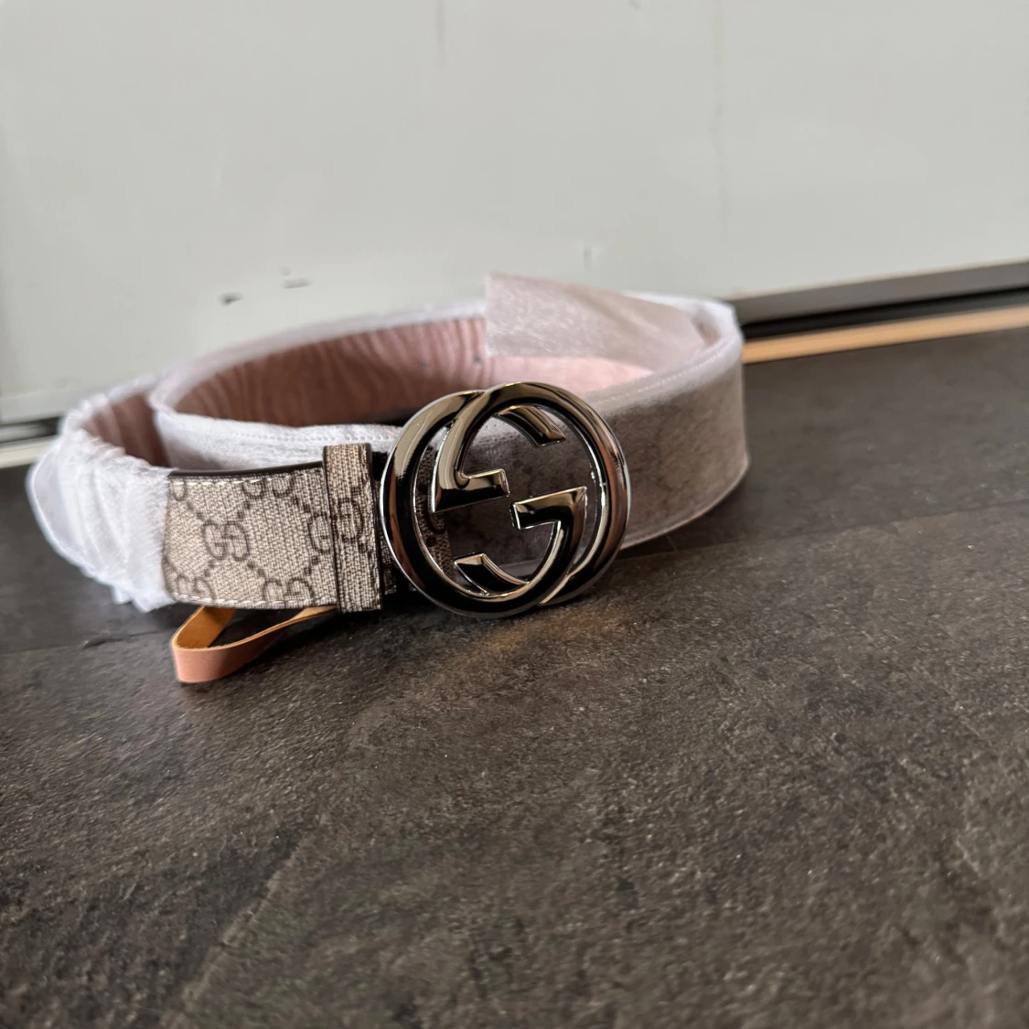 Beige sammetsskärp  GG - 4