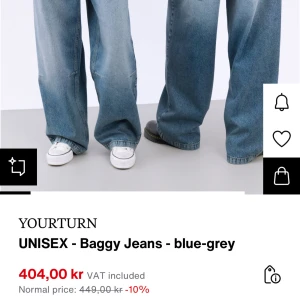 Blå wide baggy jeans YourTurn - Köpte dem för någon vecka sen och har haft dem en endaste gång ute men insåg att dem tyvärr var en storlek för stora för mig 💔Helt helt nya och såklart inga skador, märken eller fläckar. Storleken är 34/34 💕 Orginal pris jag köpte dem för var 449 kr på zalando 🦋