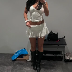 Kjol - Vit kjol med shorts