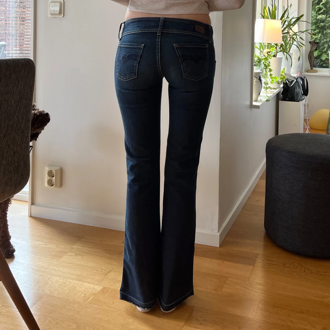 Mörkblå bootcut jeans