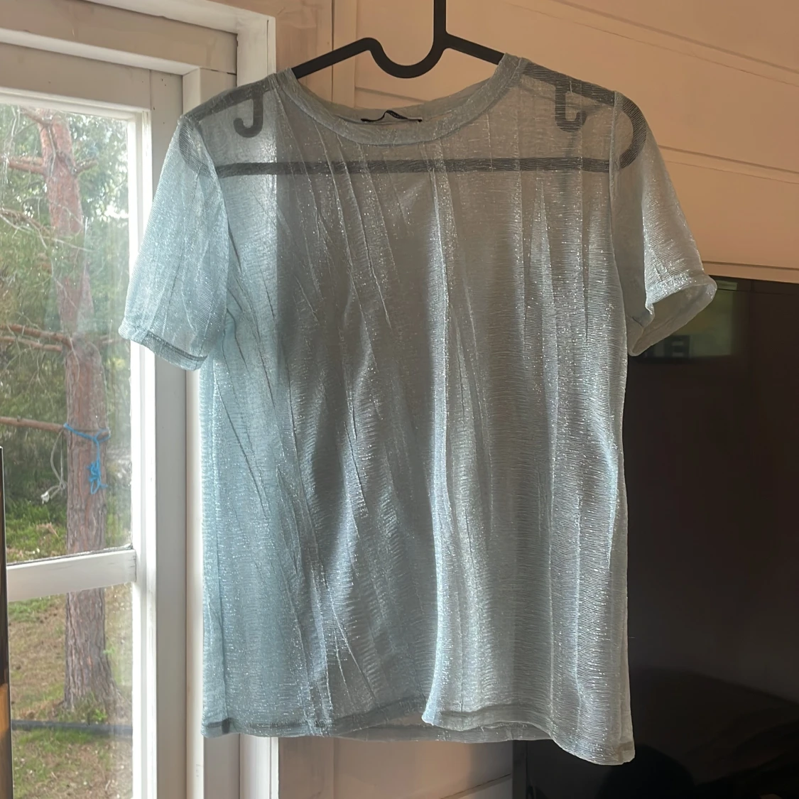 Ljusblå transparent topp från Zara 