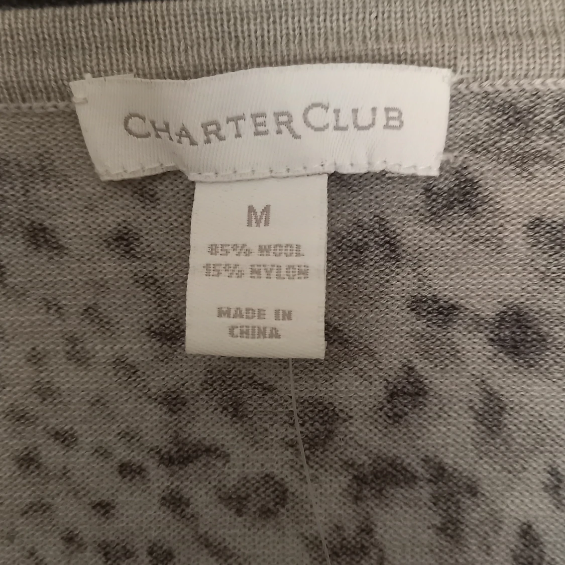 Gråsvart leopardmönstrad t-shirt från Charter Club - 4