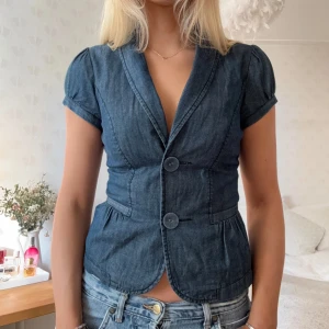 Denimtopp - Sååå fin! Passar mig som brukar ha 36 också🧡🧡